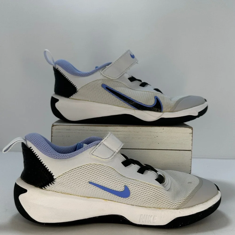 Nike Kids‎ Omni Multi-Court White Blue Black Velcro Strap 009 Size 1Y